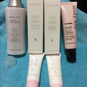 Mary Kay Makeup - Mary Kay Lip, and Skin Bundle Mary Kay Makeup - Mary Kay Lip, and Skin Bundle